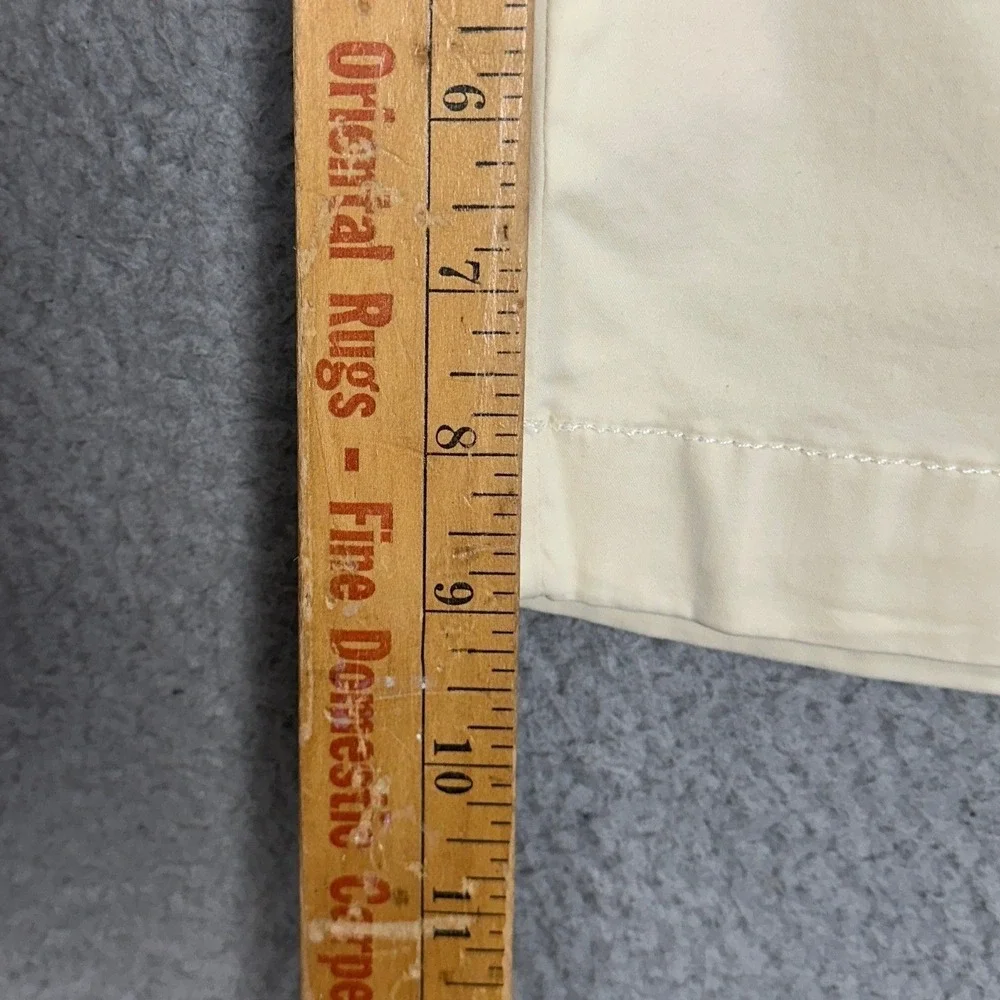 NEW Cremieux Madison Shorts Men 42X9 Light Yellow Khaki Chino Stretch Flat Front